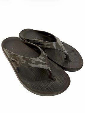 OOFOS OOriginal Thong Flip Flop Sandals Camo Comfort Recovery Unisex M9 W11